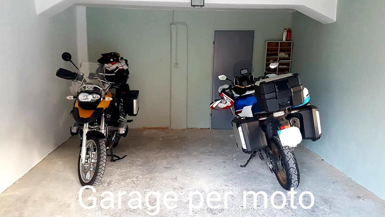 Da Chris E Lisa Hotel Trento Bagian luar foto
